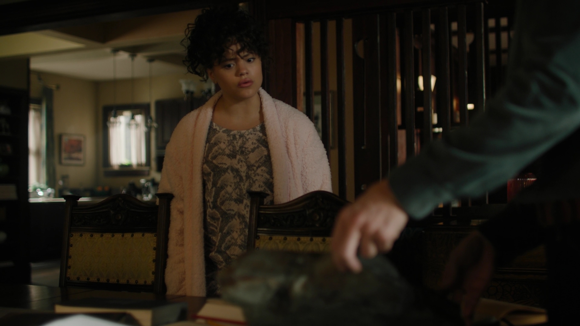 Charmed-Online-dot-nl_Charmed3x04YouCantTouchThis1390.jpg Charmed-Online-dot-nl_Charmed3x04YouCantTouchThis1390.jpg