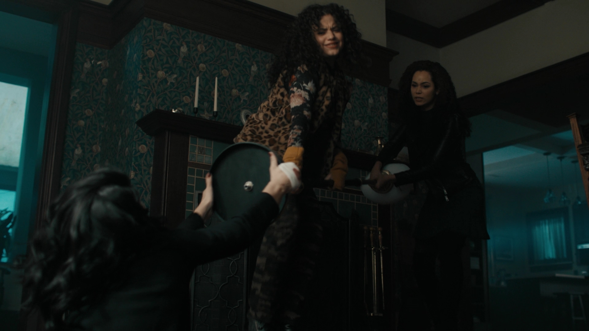 Charmed-Online-dot-nl_Charmed3x07WitchWayOut1335.jpg