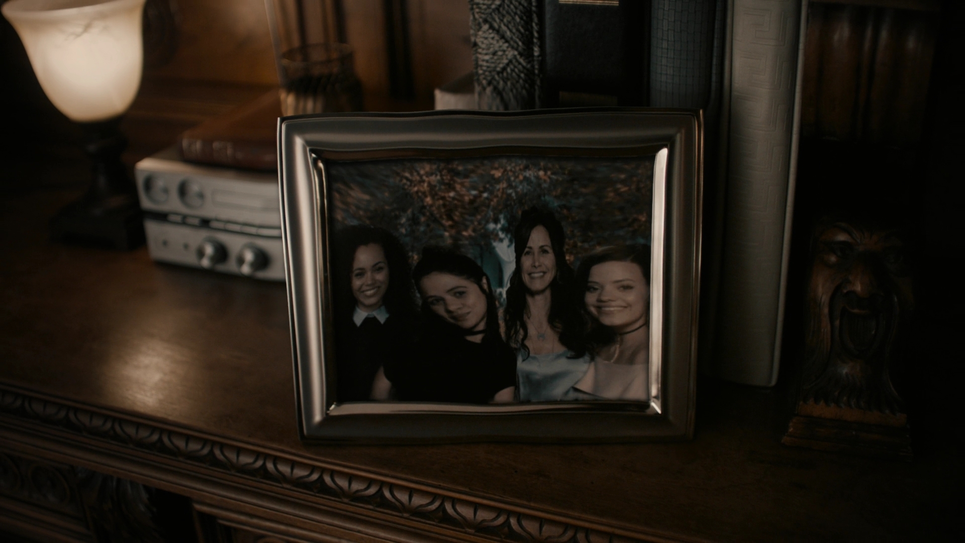 Charmed-Online-dot-nl_Charmed3x07WitchWayOut1967.jpg