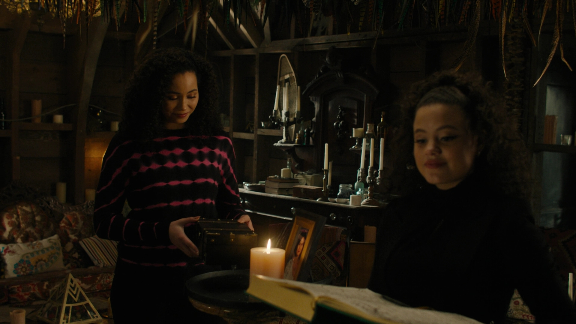 Charmed-Online-dot-nl_Charmed3x12SpectralHealing0624.jpg