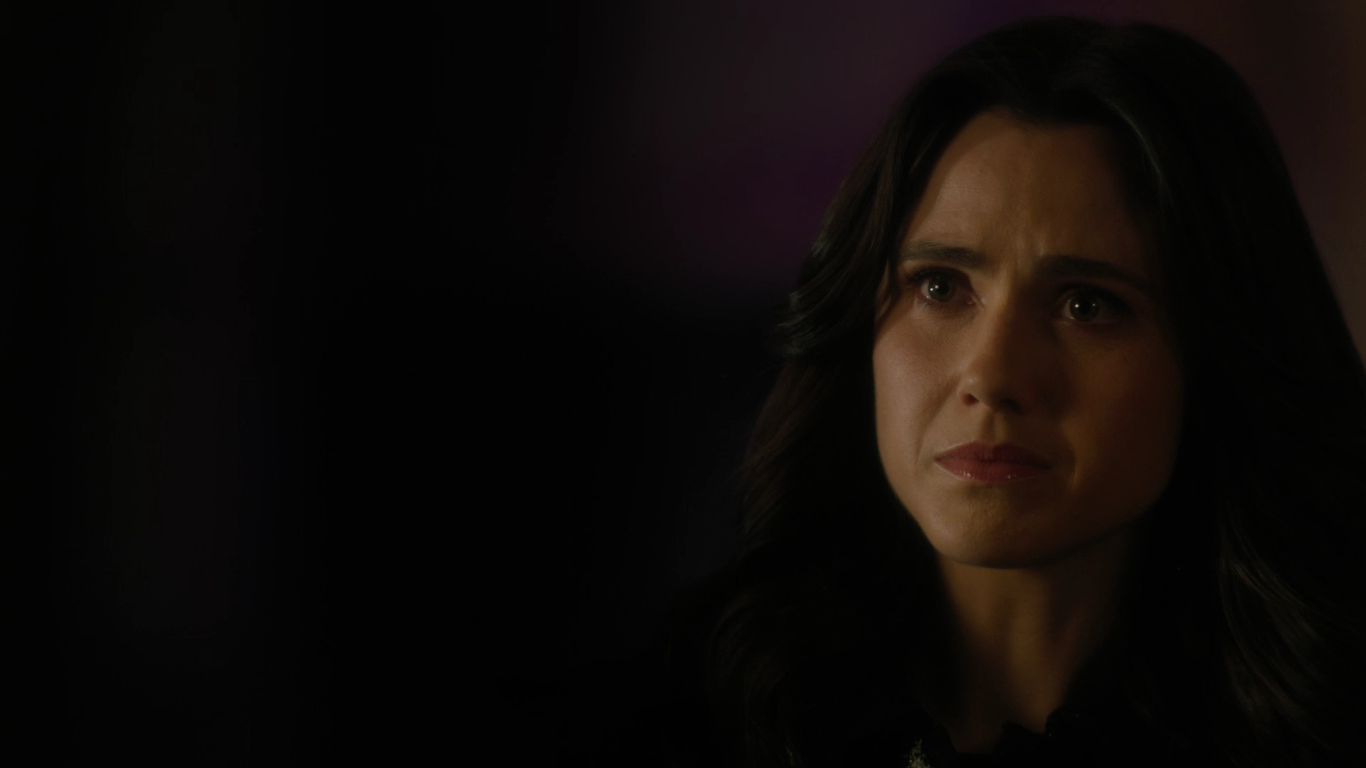 Charmed-Online-dot-nl_Charmed3x12SpectralHealing1078.jpg