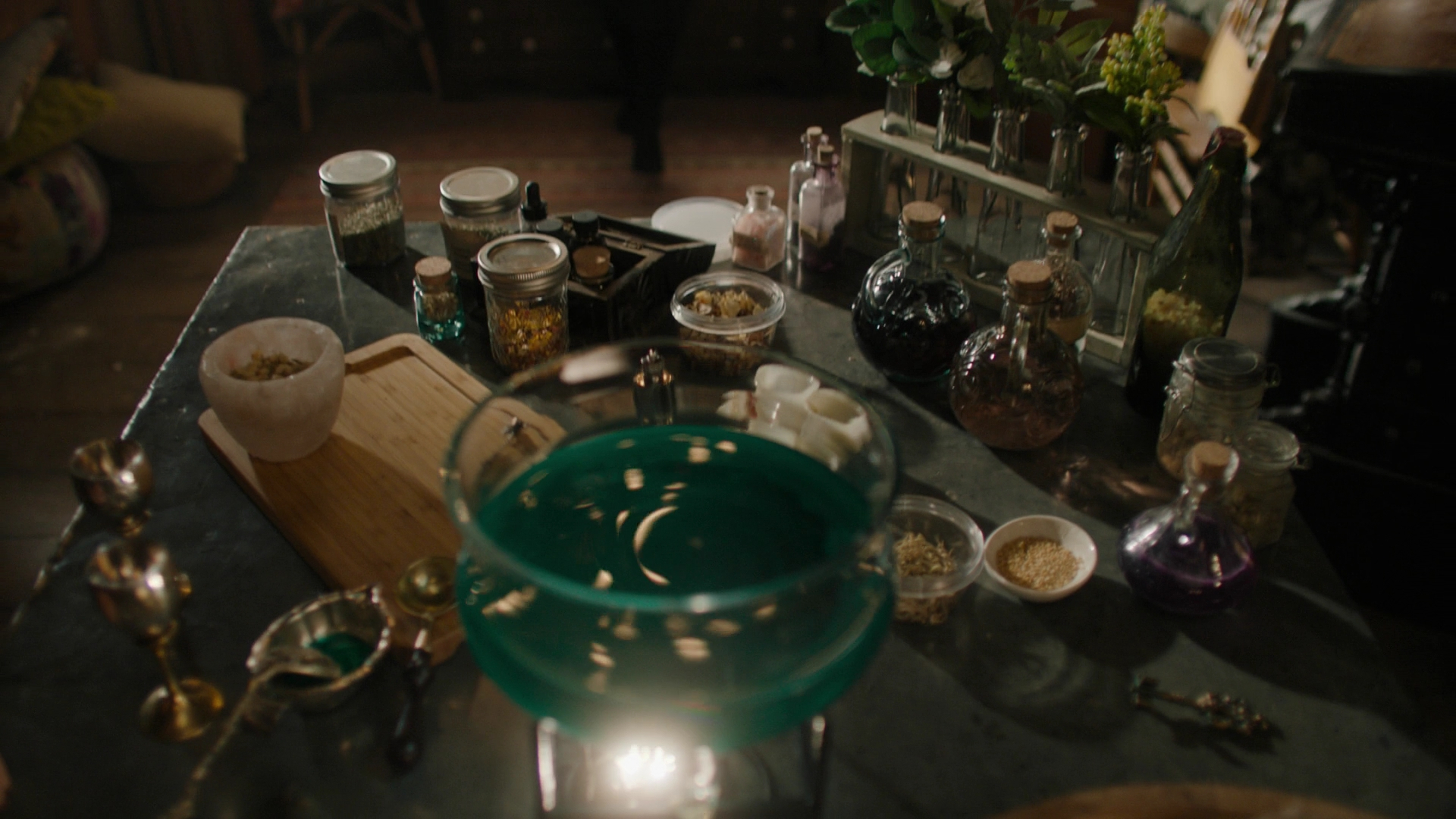 Charmed-Online-dot-nl_Charmed3x13ChaosTheory0220.jpg Charmed-Online-dot-nl_Charmed3x13ChaosTheory0220.jpg