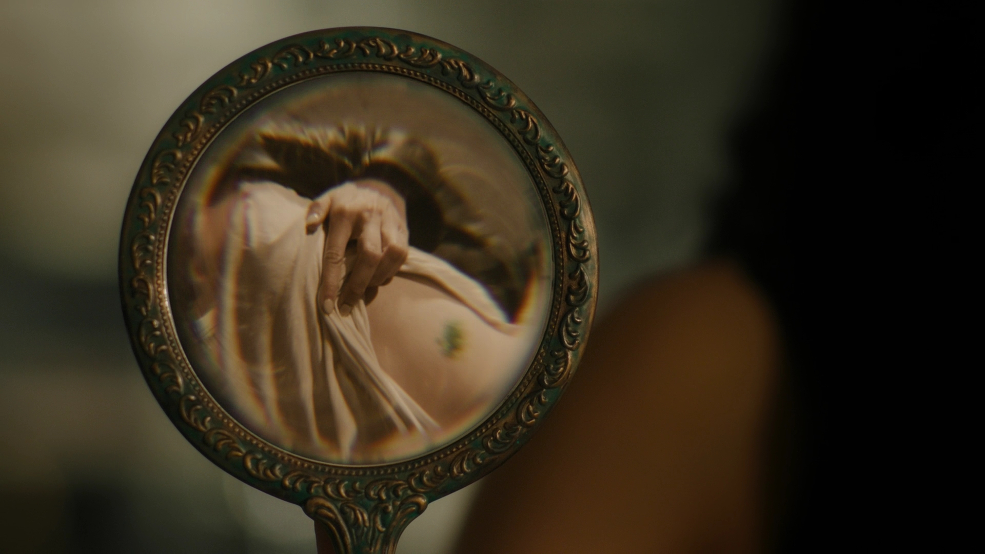 Charmed-Online-dot-nl_Charmed3x13ChaosTheory0705.jpg Charmed-Online-dot-nl_Charmed3x13ChaosTheory0705.jpg