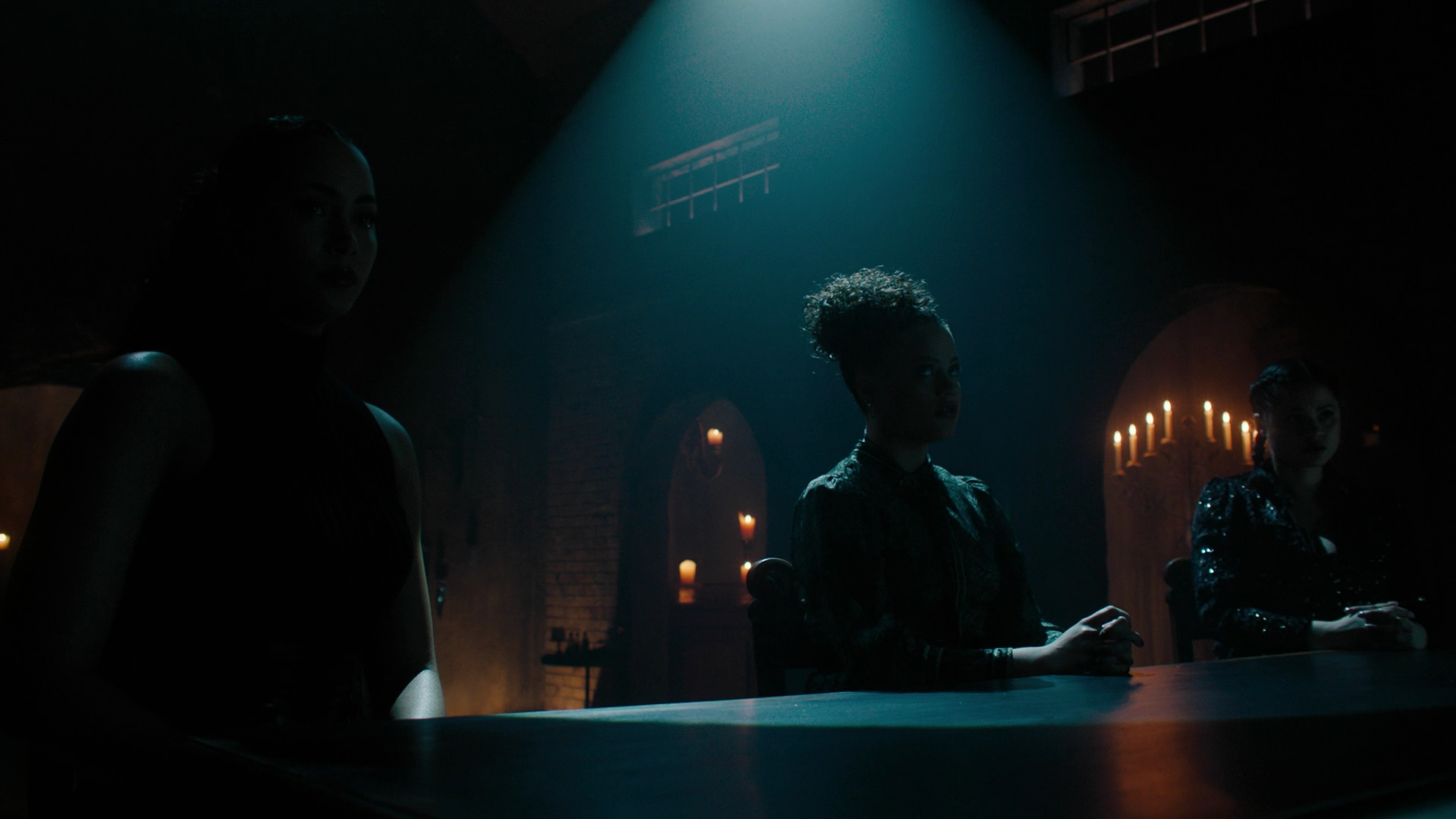 Charmed-Online-dot-nl_Charmed3x13ChaosTheory0905.jpg Charmed-Online-dot-nl_Charmed3x13ChaosTheory0905.jpg