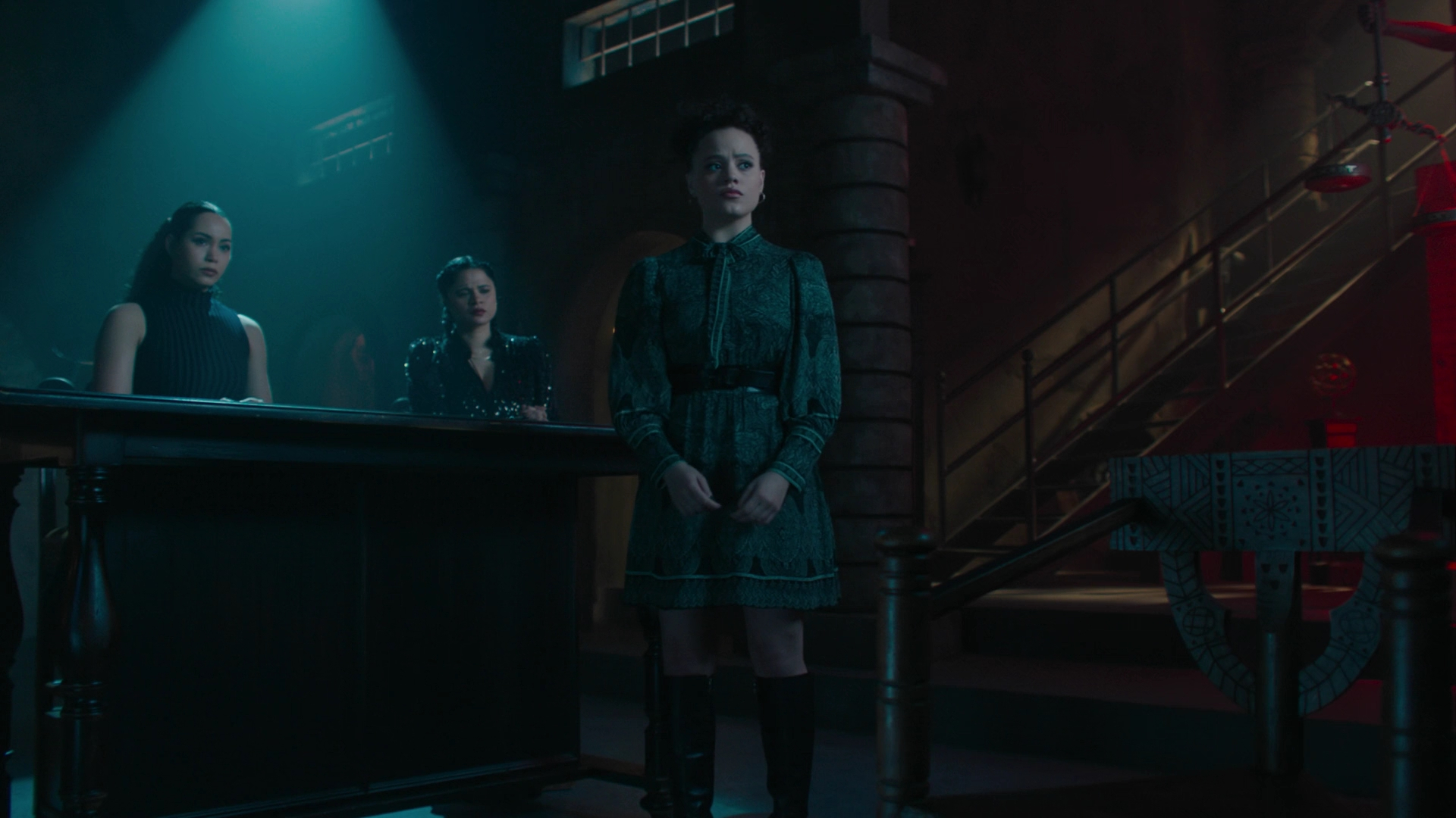 Charmed-Online-dot-nl_Charmed3x13ChaosTheory1902.jpg Charmed-Online-dot-nl_Charmed3x13ChaosTheory1902.jpg