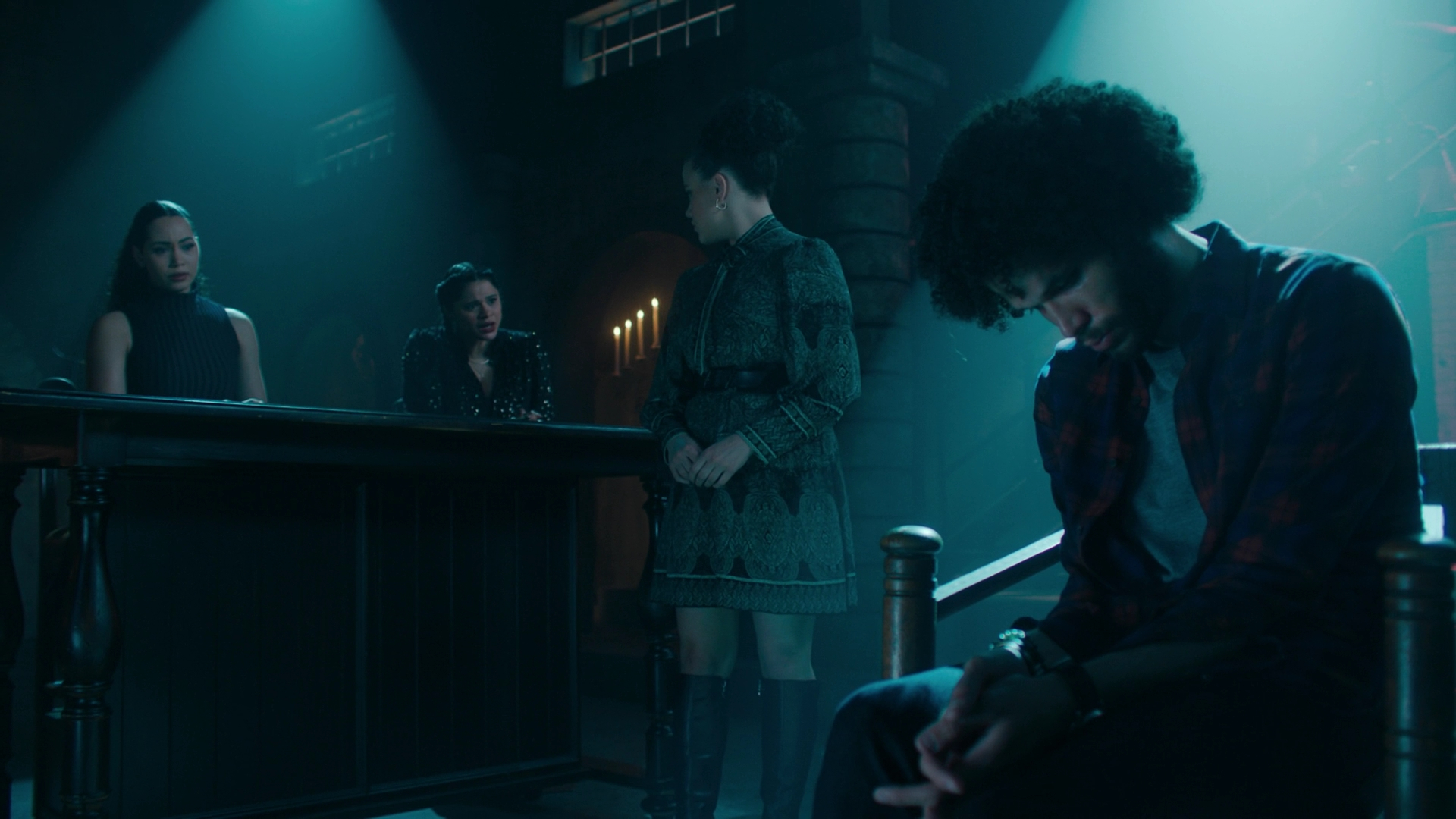 Charmed-Online-dot-nl_Charmed3x13ChaosTheory1905.jpg Charmed-Online-dot-nl_Charmed3x13ChaosTheory1905.jpg