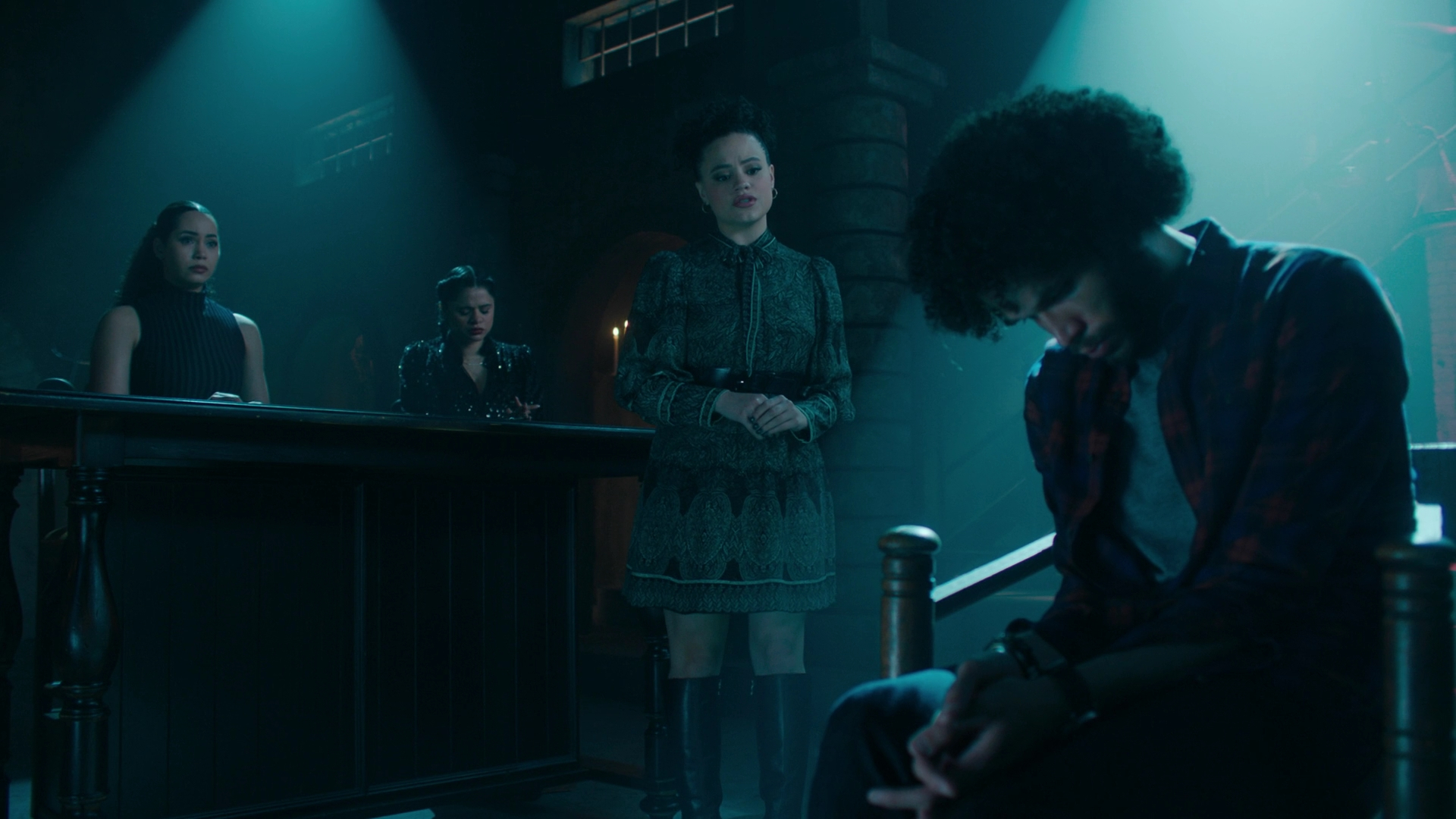 Charmed-Online-dot-nl_Charmed3x13ChaosTheory1912.jpg Charmed-Online-dot-nl_Charmed3x13ChaosTheory1912.jpg