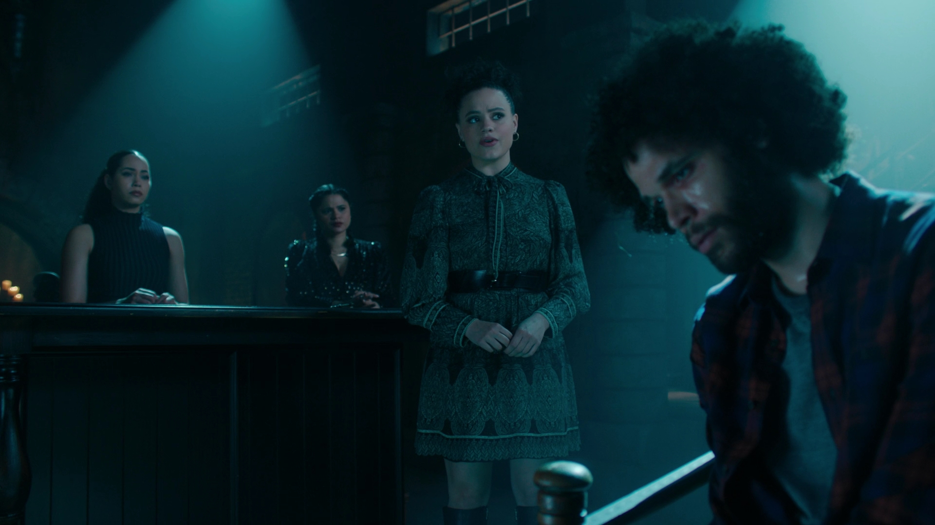 Charmed-Online-dot-nl_Charmed3x13ChaosTheory1971.jpg Charmed-Online-dot-nl_Charmed3x13ChaosTheory1971.jpg