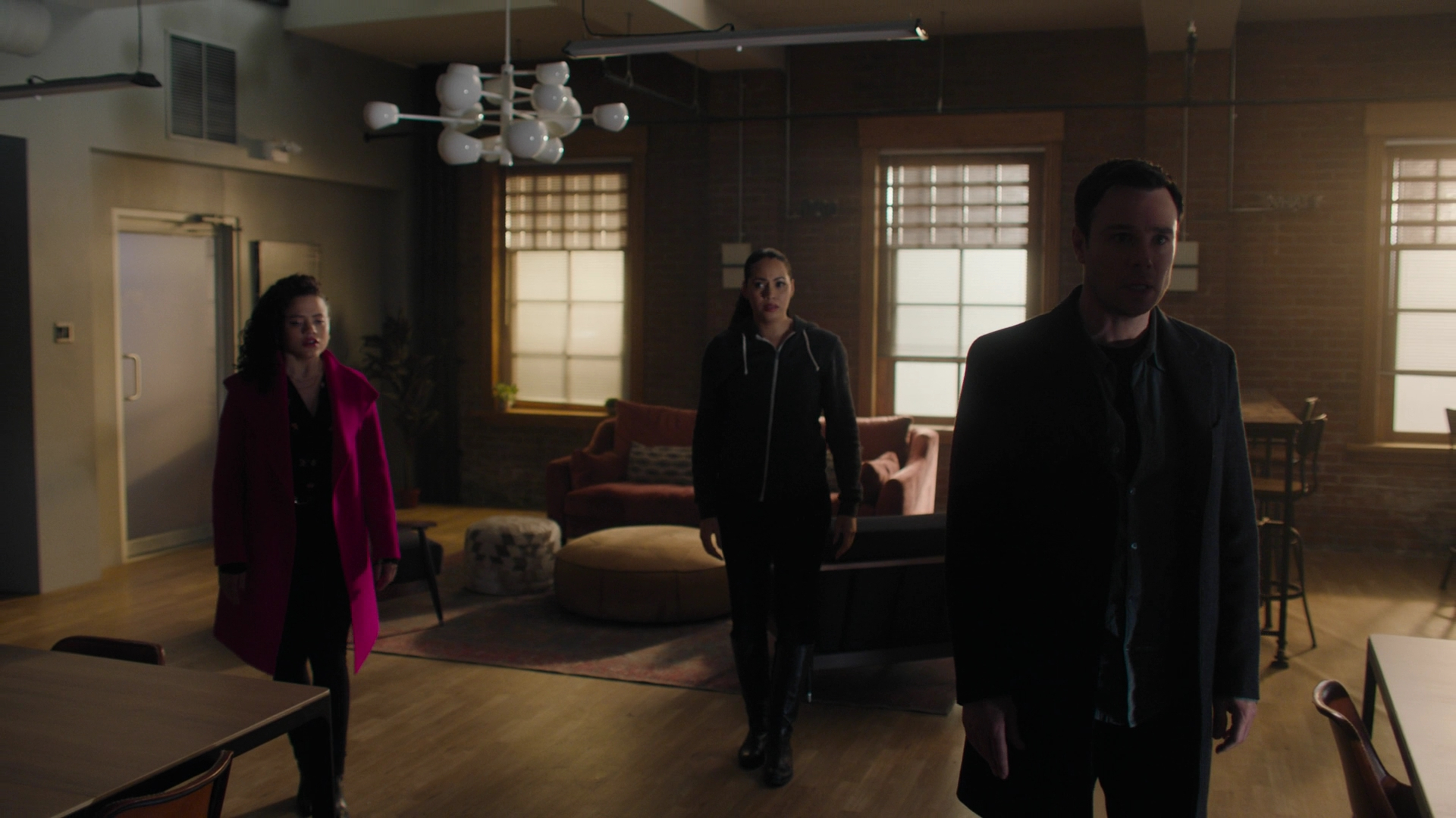 Charmed-Online-dot-nl_Charmed3x16WhattoExpectWhenYoureExpectingtheApocalypse2386.jpg