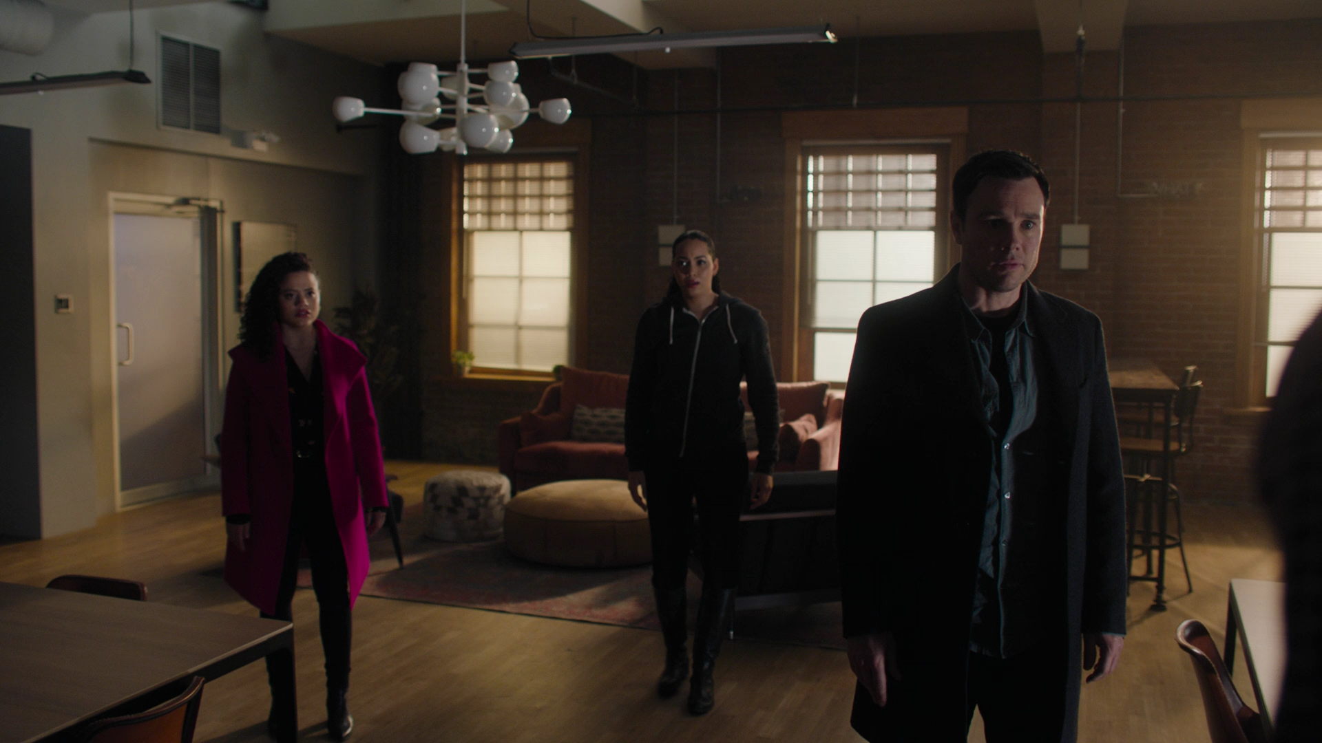 Charmed-Online-dot-nl_Charmed3x16WhattoExpectWhenYoureExpectingtheApocalypse2387.jpg