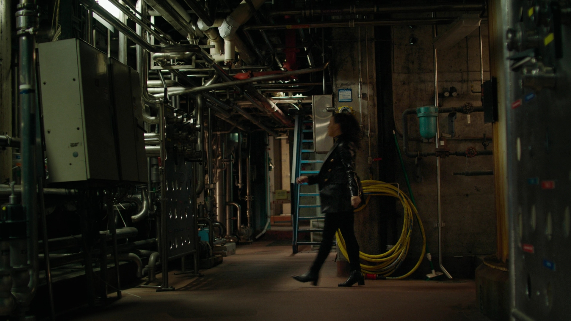 Charmed-Online-dot-nl_Charmed3x17TheCalmBeforeTheStorm0652.jpg Charmed-Online-dot-nl_Charmed3x17TheCalmBeforeTheStorm0652.jpg