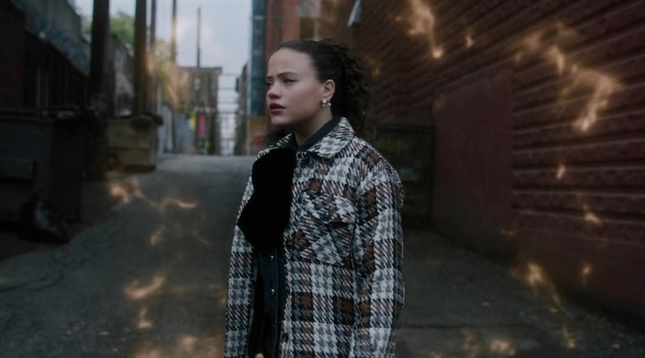 Charmed-Online-dot-nl_Charmed4x01NotThatGirl0755.jpg