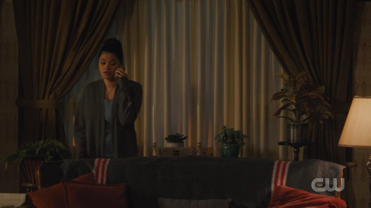 charmed-online-dot-nl_charmed4x02YouCantGoHomeAgain0107.jpg