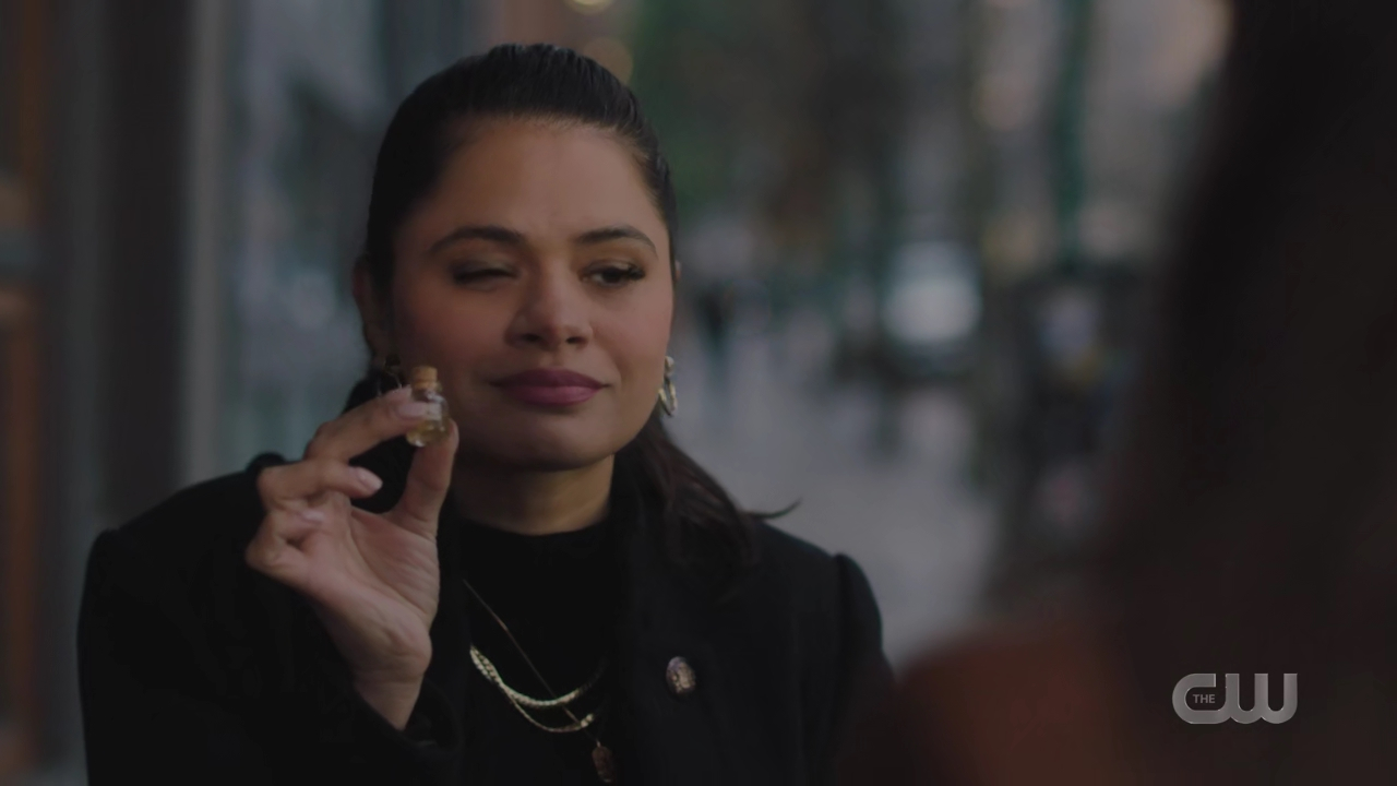 charmed-online-dot-nl_charmed4x02YouCantGoHomeAgain0882.jpg