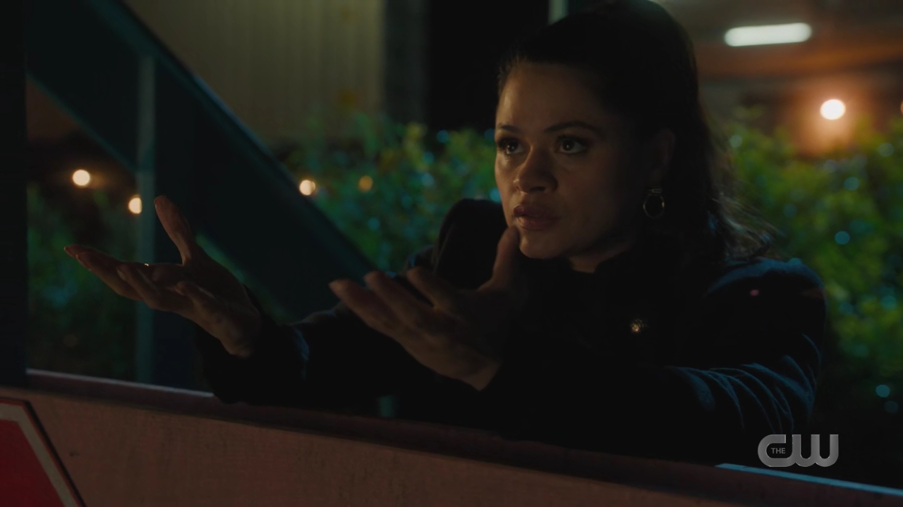 charmed-online-dot-nl_charmed4x02YouCantGoHomeAgain0970.jpg