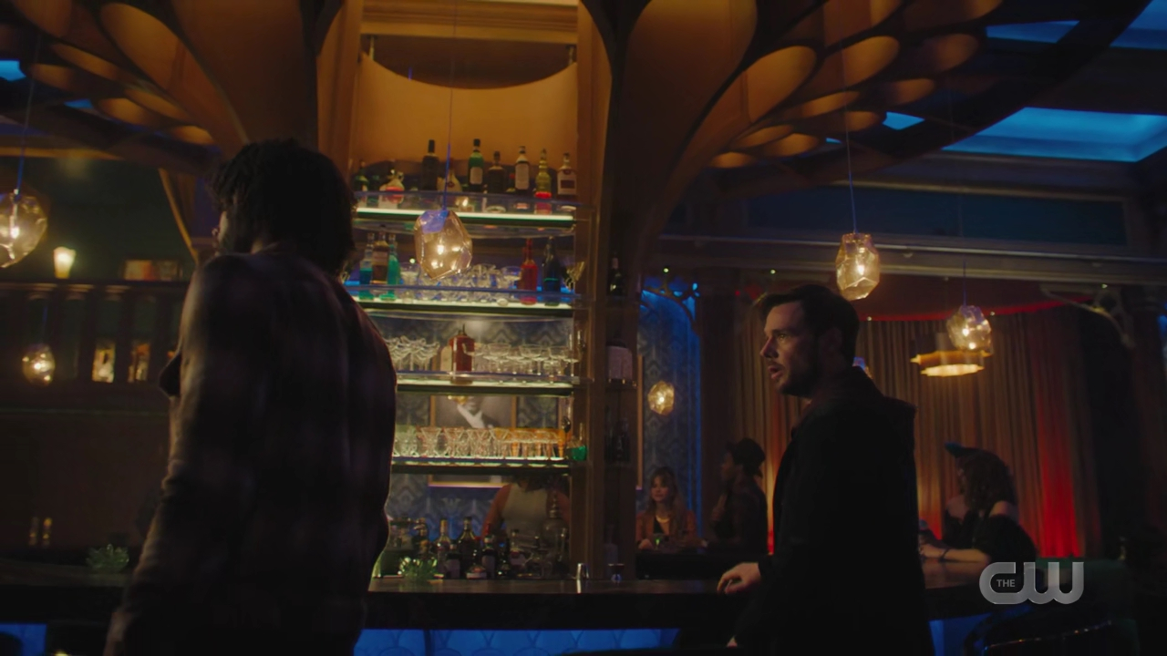 charmed-online-dot-nl_charmed4x02YouCantGoHomeAgain1090.jpg