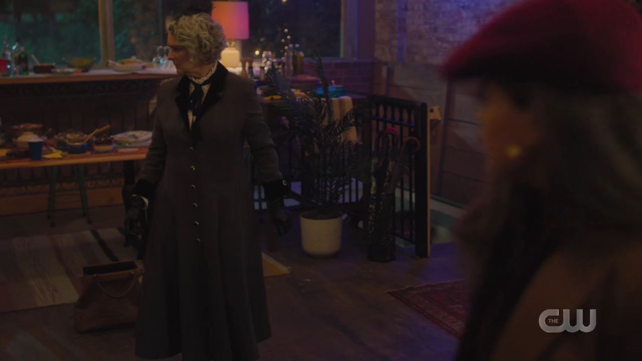 charmed-online-dot-nl_charmed4x02YouCantGoHomeAgain1664.jpg