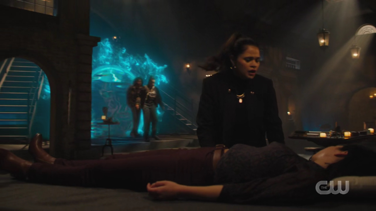 charmed-online-dot-nl_charmed4x02YouCantGoHomeAgain2005.jpg
