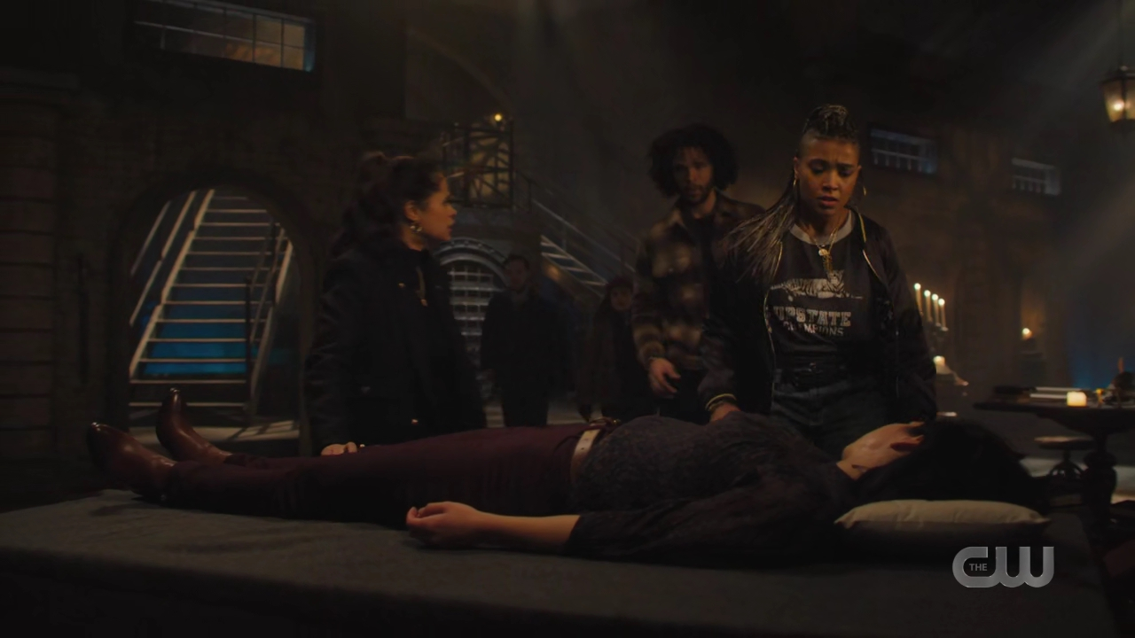 charmed-online-dot-nl_charmed4x02YouCantGoHomeAgain2008.jpg