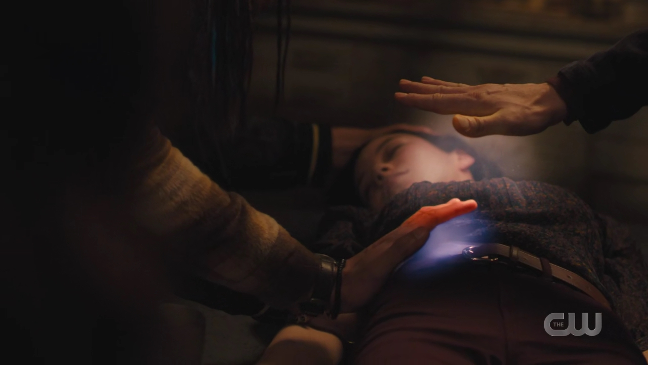 charmed-online-dot-nl_charmed4x02YouCantGoHomeAgain2038.jpg