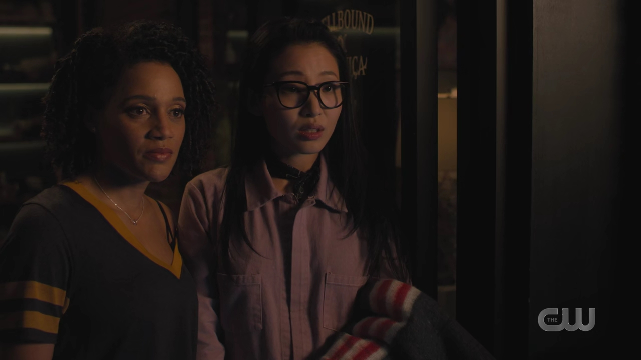 charmed-online-dot-nl_Charmed4x05TheSisterhoodoftheTravelingSandwich0305.jpg