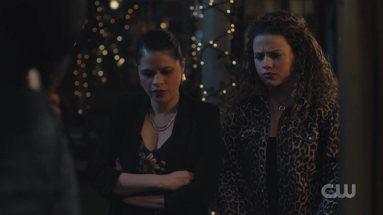 charmed-online-dot-nl_Charmed4x05TheSisterhoodoftheTravelingSandwich0468.jpg