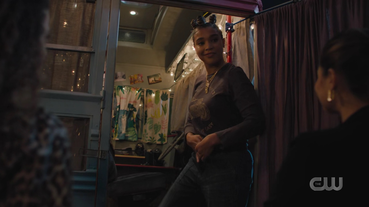 charmed-online-dot-nl_Charmed4x05TheSisterhoodoftheTravelingSandwich0473.jpg