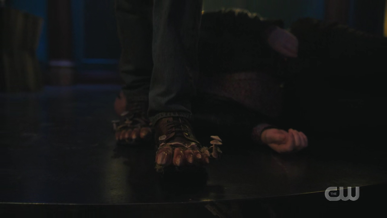 charmed-online-dot-nl_Charmed4x05TheSisterhoodoftheTravelingSandwich0597.jpg