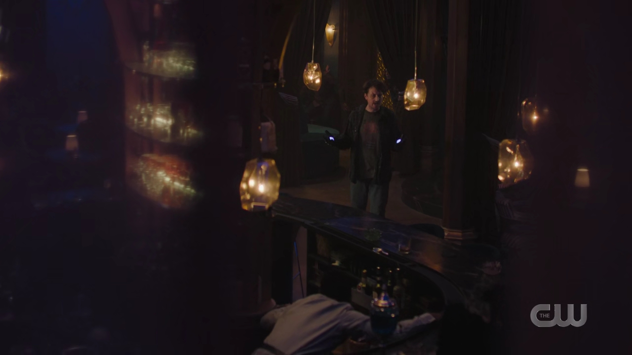 charmed-online-dot-nl_Charmed4x05TheSisterhoodoftheTravelingSandwich0610.jpg