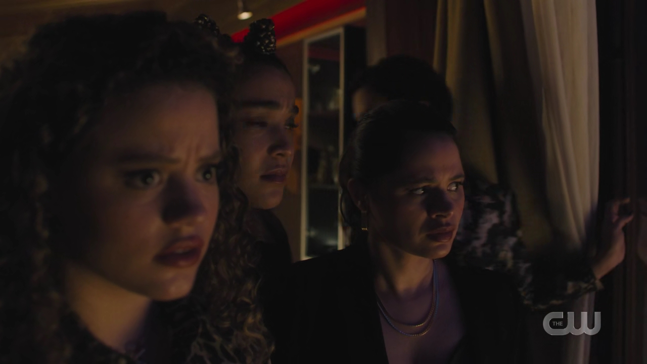charmed-online-dot-nl_Charmed4x05TheSisterhoodoftheTravelingSandwich0631.jpg