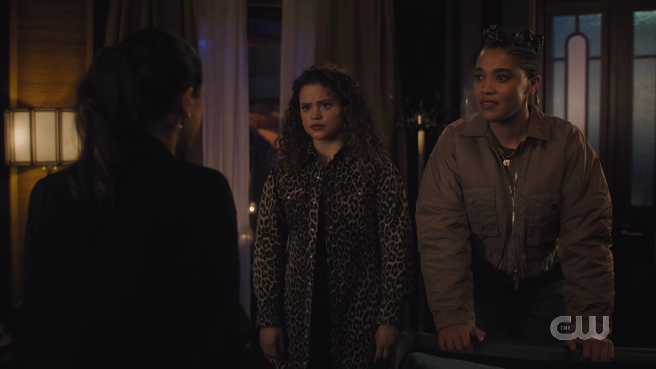 charmed-online-dot-nl_Charmed4x05TheSisterhoodoftheTravelingSandwich0695.jpg
