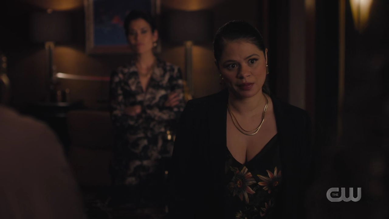charmed-online-dot-nl_Charmed4x05TheSisterhoodoftheTravelingSandwich0701.jpg
