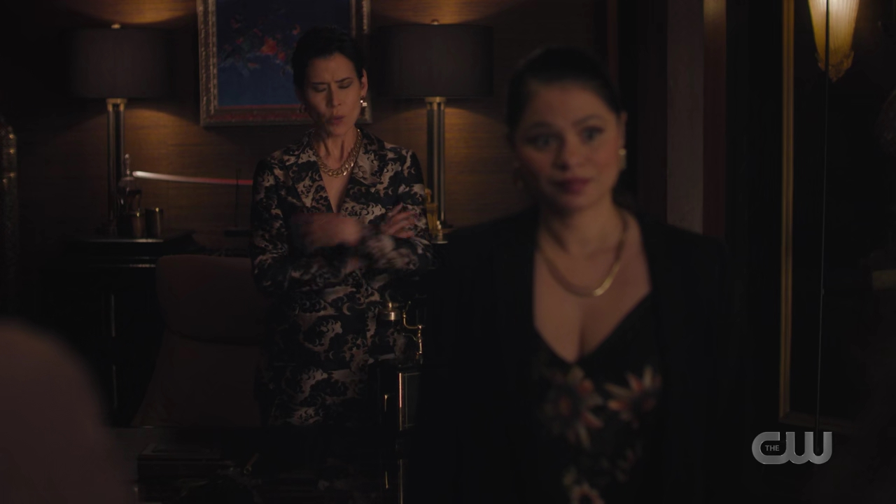charmed-online-dot-nl_Charmed4x05TheSisterhoodoftheTravelingSandwich0708.jpg