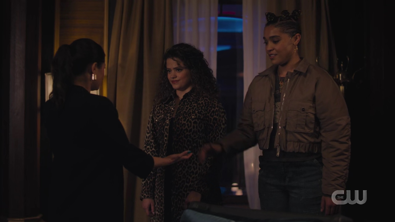 charmed-online-dot-nl_Charmed4x05TheSisterhoodoftheTravelingSandwich0731.jpg