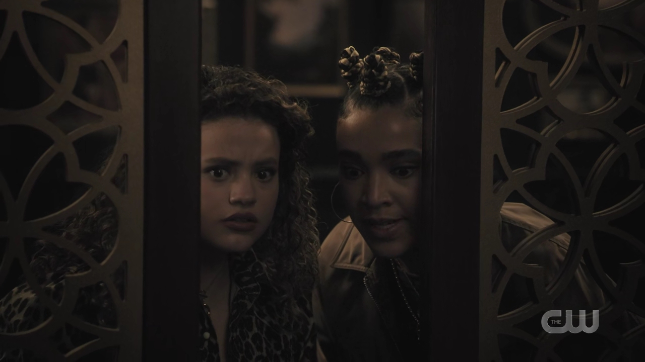 charmed-online-dot-nl_Charmed4x05TheSisterhoodoftheTravelingSandwich0843.jpg
