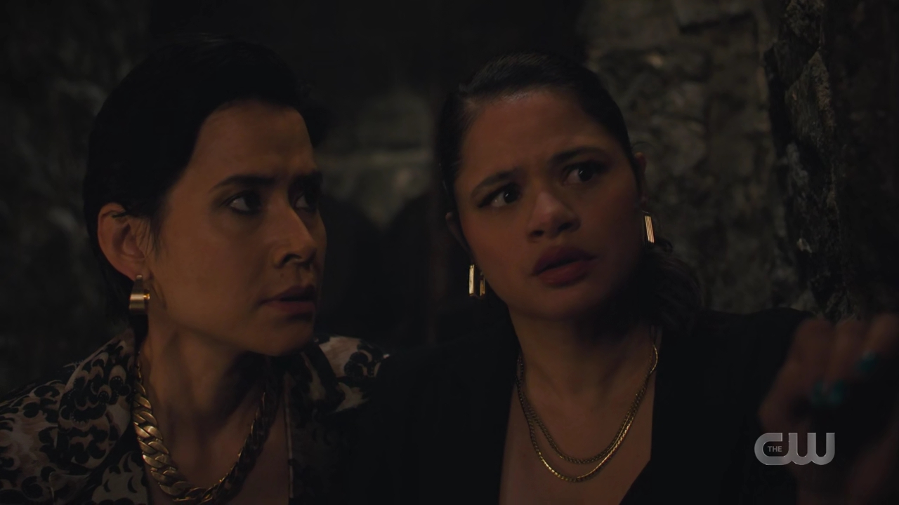 charmed-online-dot-nl_Charmed4x05TheSisterhoodoftheTravelingSandwich1529.jpg