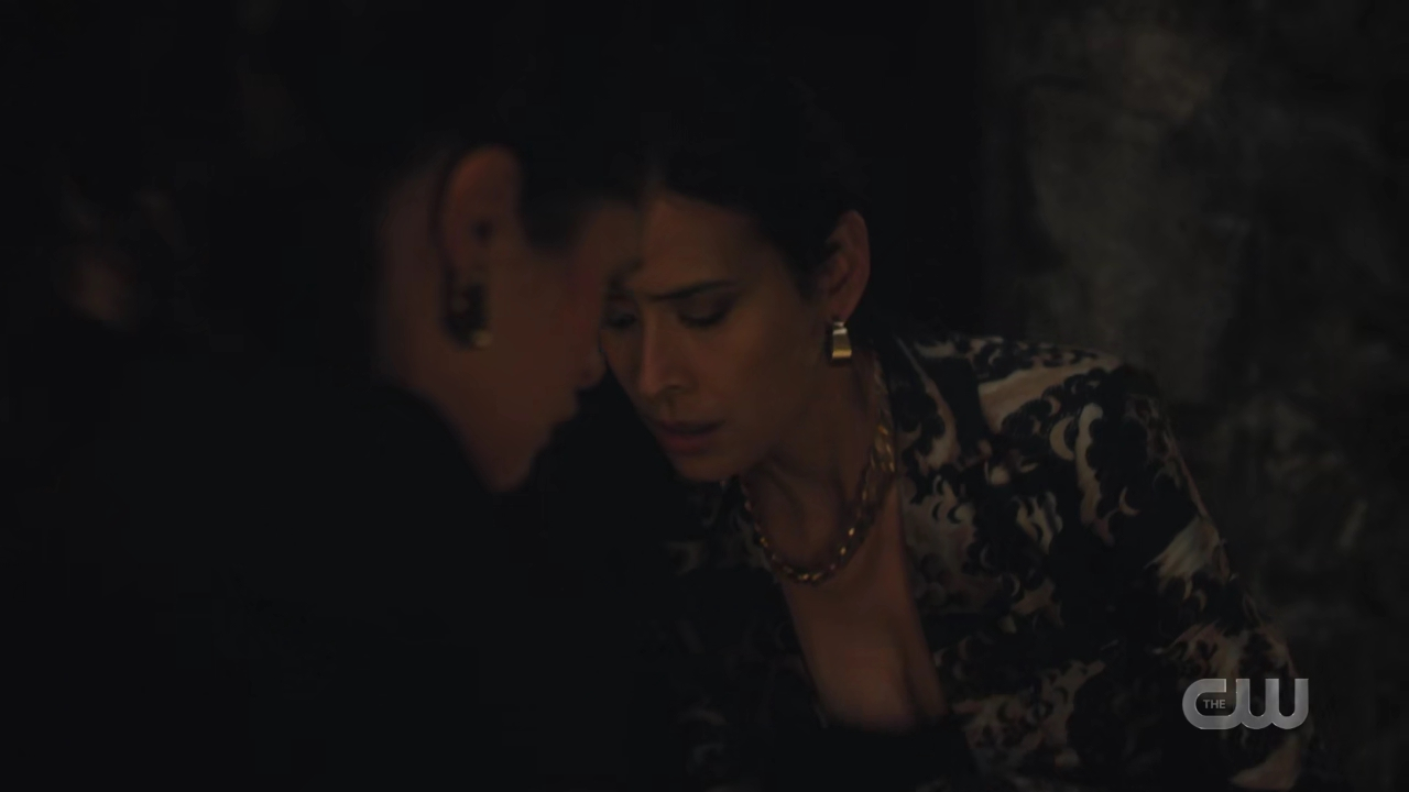 charmed-online-dot-nl_Charmed4x05TheSisterhoodoftheTravelingSandwich1544.jpg