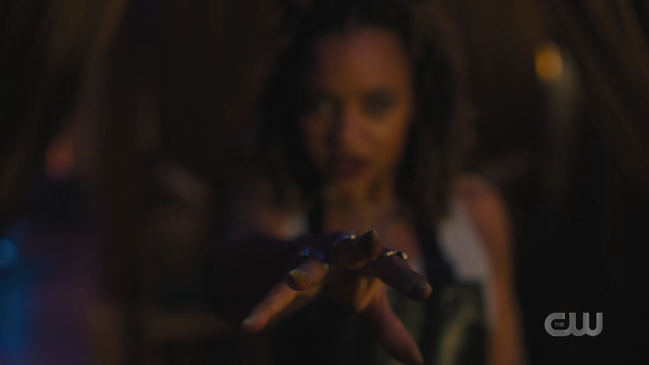 charmed-online-dot-nl_Charmed4x05TheSisterhoodoftheTravelingSandwich1585.jpg