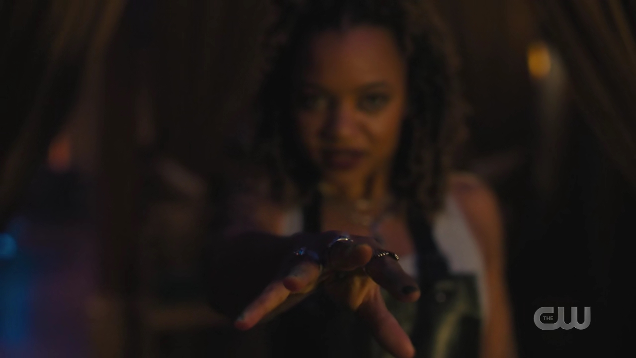 charmed-online-dot-nl_Charmed4x05TheSisterhoodoftheTravelingSandwich1586.jpg