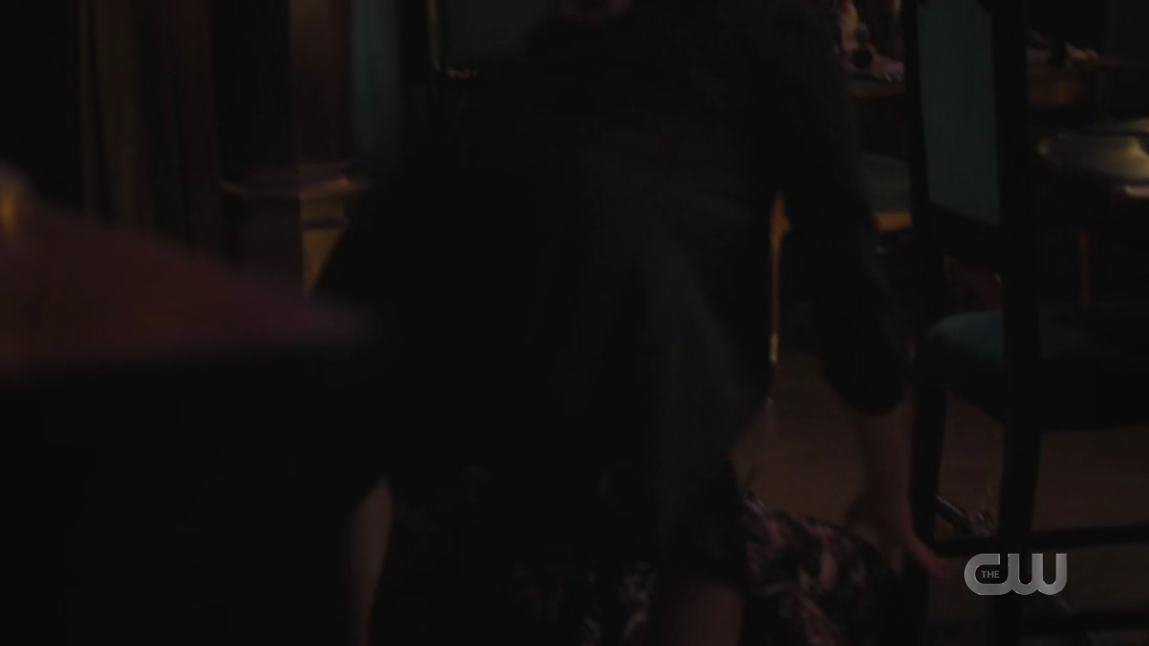 charmed-online-dot-nl_Charmed4x05TheSisterhoodoftheTravelingSandwich1727.jpg