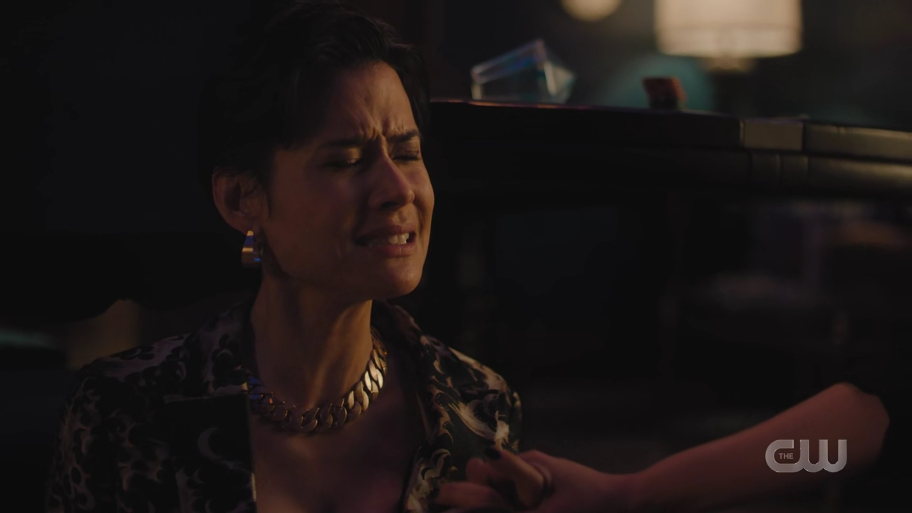 charmed-online-dot-nl_Charmed4x05TheSisterhoodoftheTravelingSandwich1801.jpg
