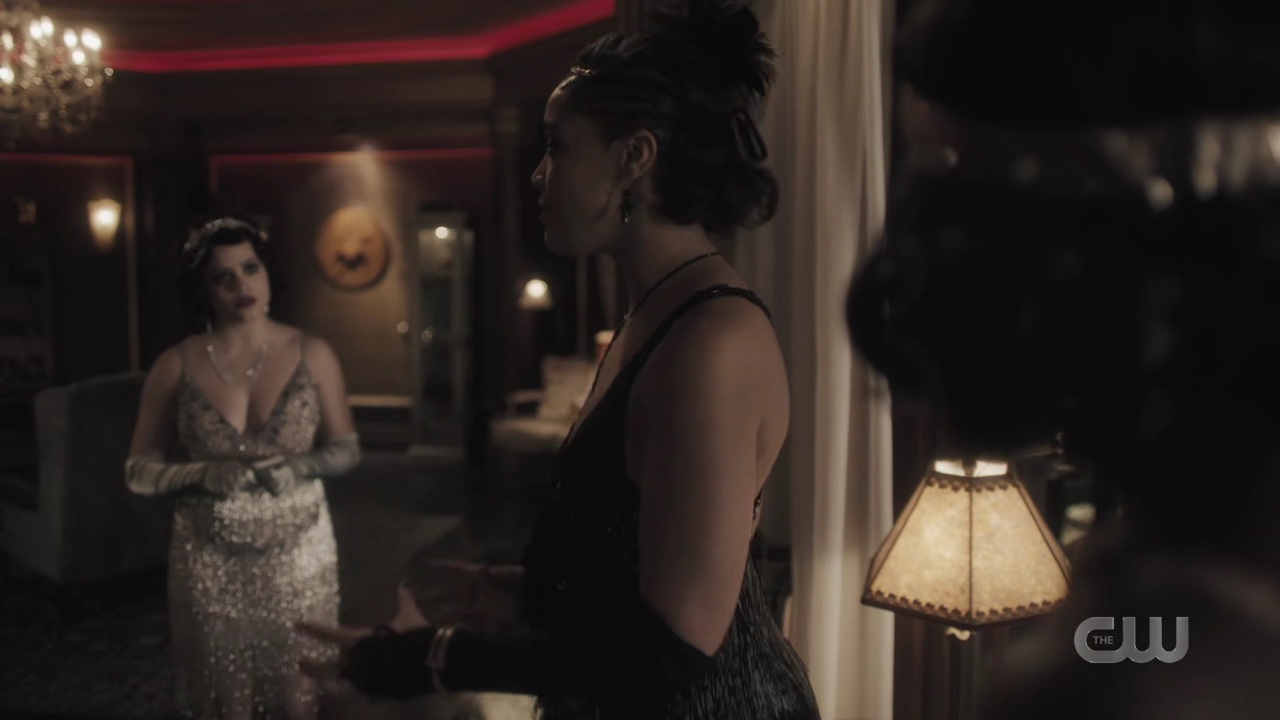 charmed-online-dot-nl_Charmed4x05TheSisterhoodoftheTravelingSandwich2008.jpg