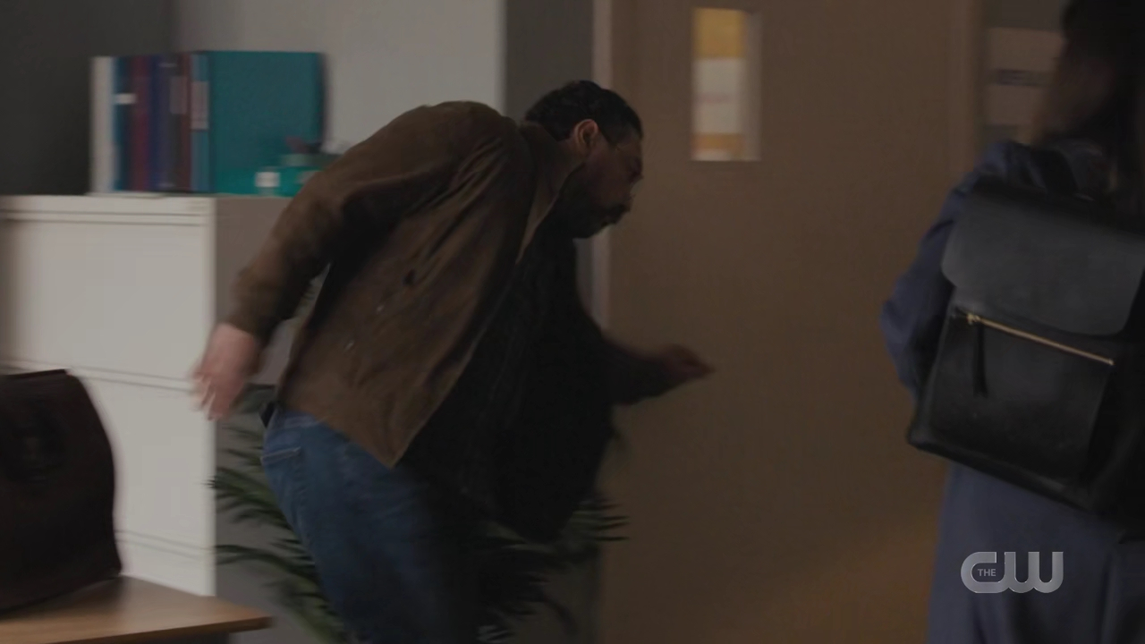 charmed-online-dot-nl_Charmed4x06TheTallymanCometh0481.jpg