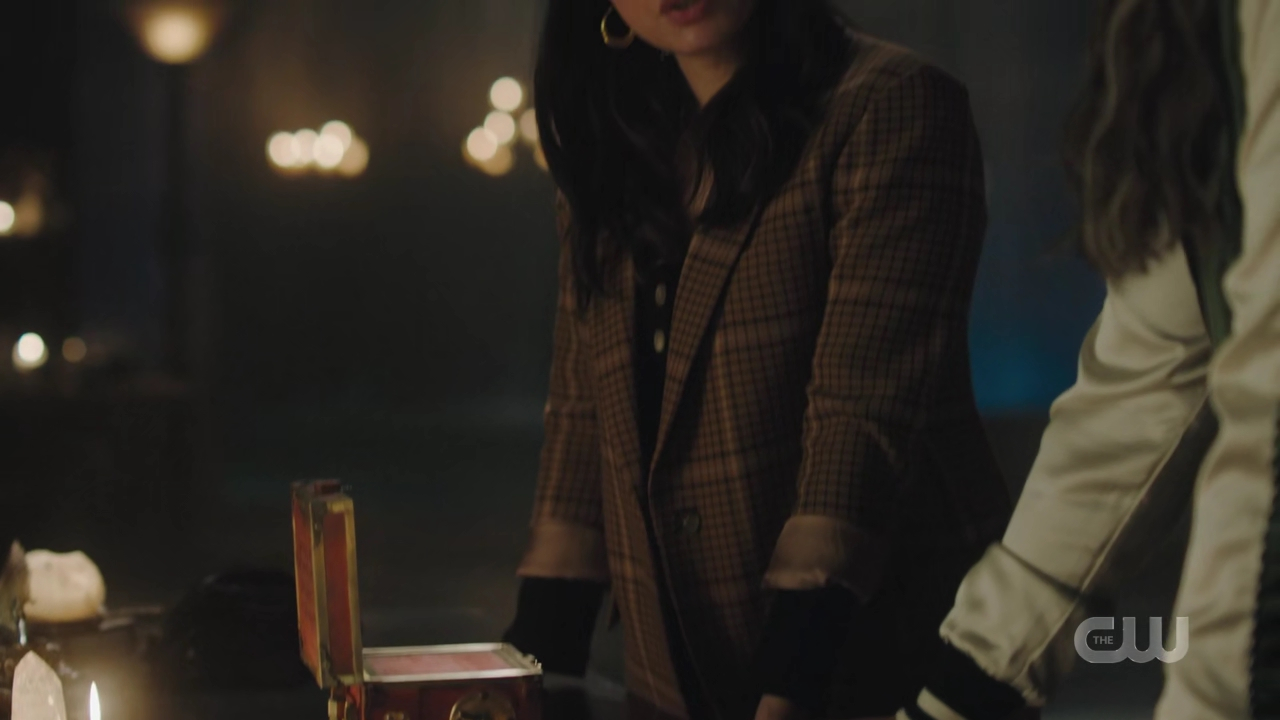 charmed-online-dot-nl_Charmed4x06TheTallymanCometh1260.jpg