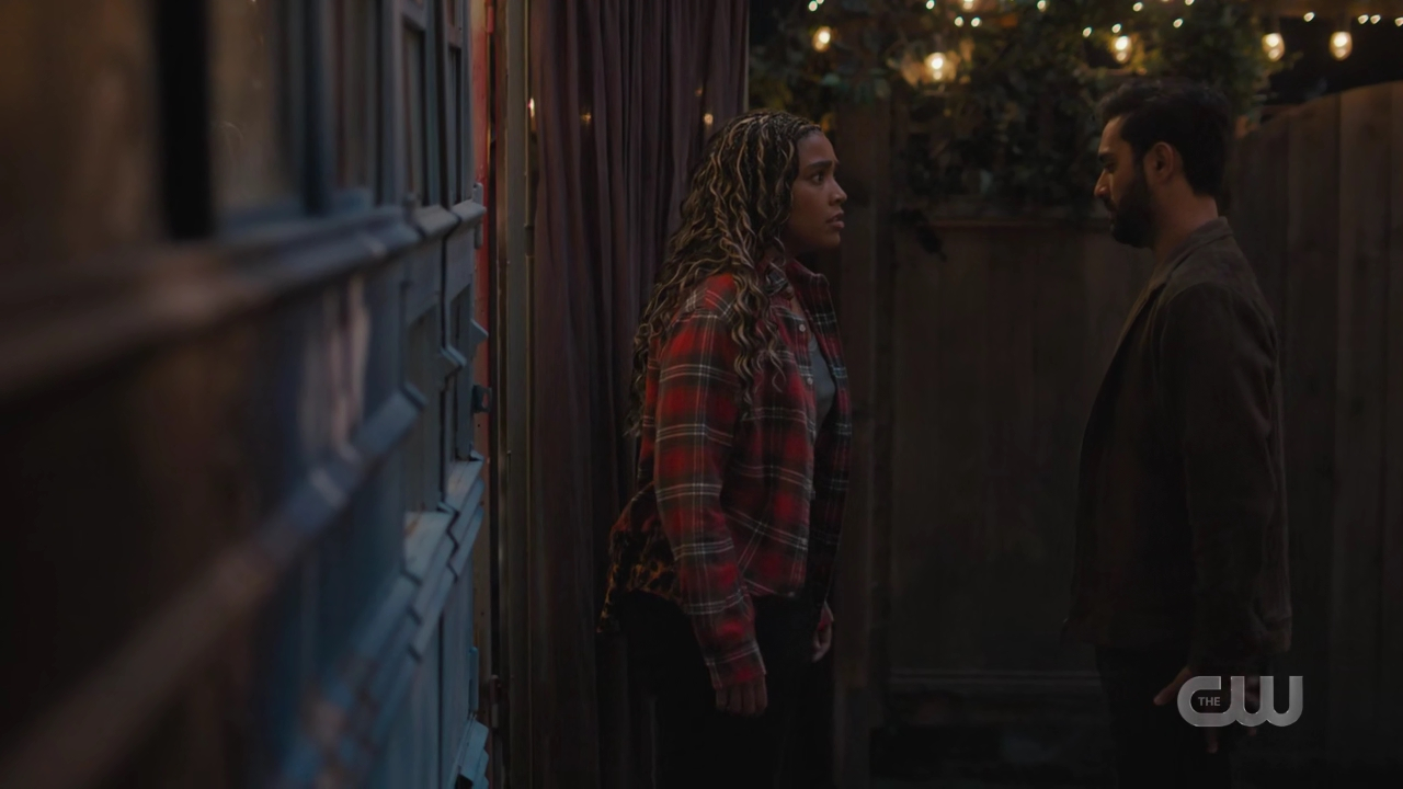 charmed-online-dot-nl_Charmed4x06TheTallymanCometh2256.jpg