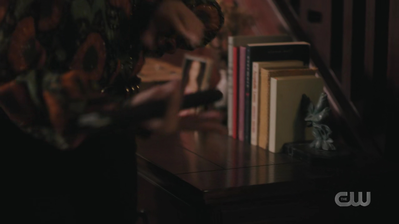 charmed-online-dot-nl_Charmed4x07CatsandCamelsandElephantsohmy0217.jpg