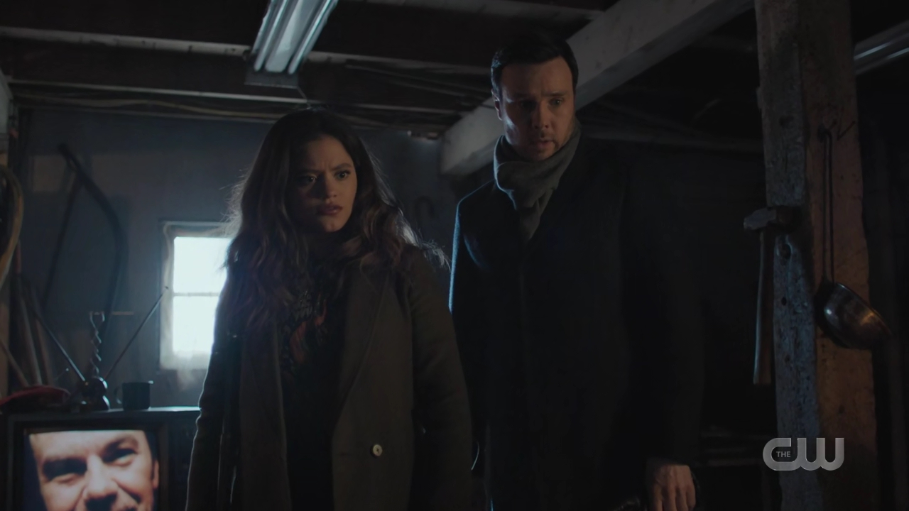 charmed-online-dot-nl_Charmed4x07CatsandCamelsandElephantsohmy0813.jpg