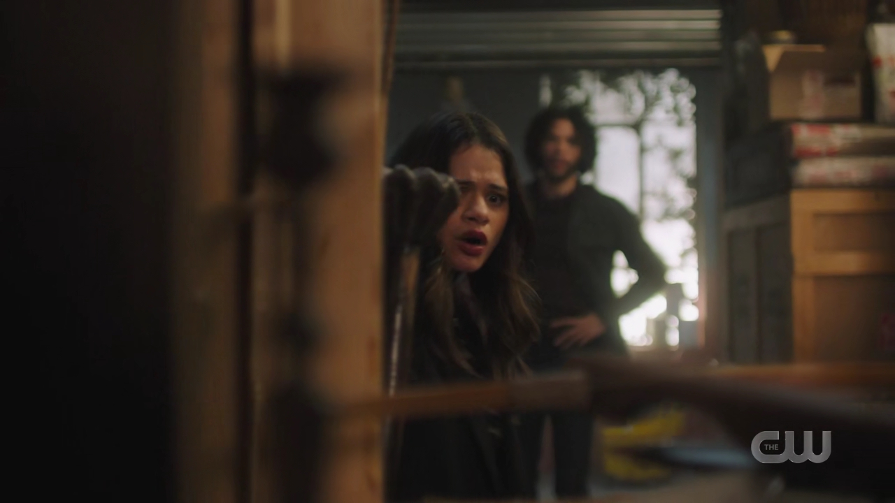 charmed-online-dot-nl_Charmed4x07CatsandCamelsandElephantsohmy0945.jpg