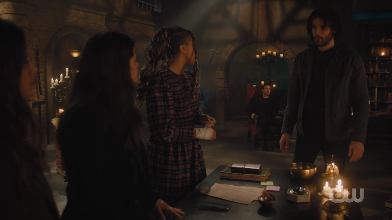 charmed-online-dot-nl_Charmed4x07CatsandCamelsandElephantsohmy1865.jpg