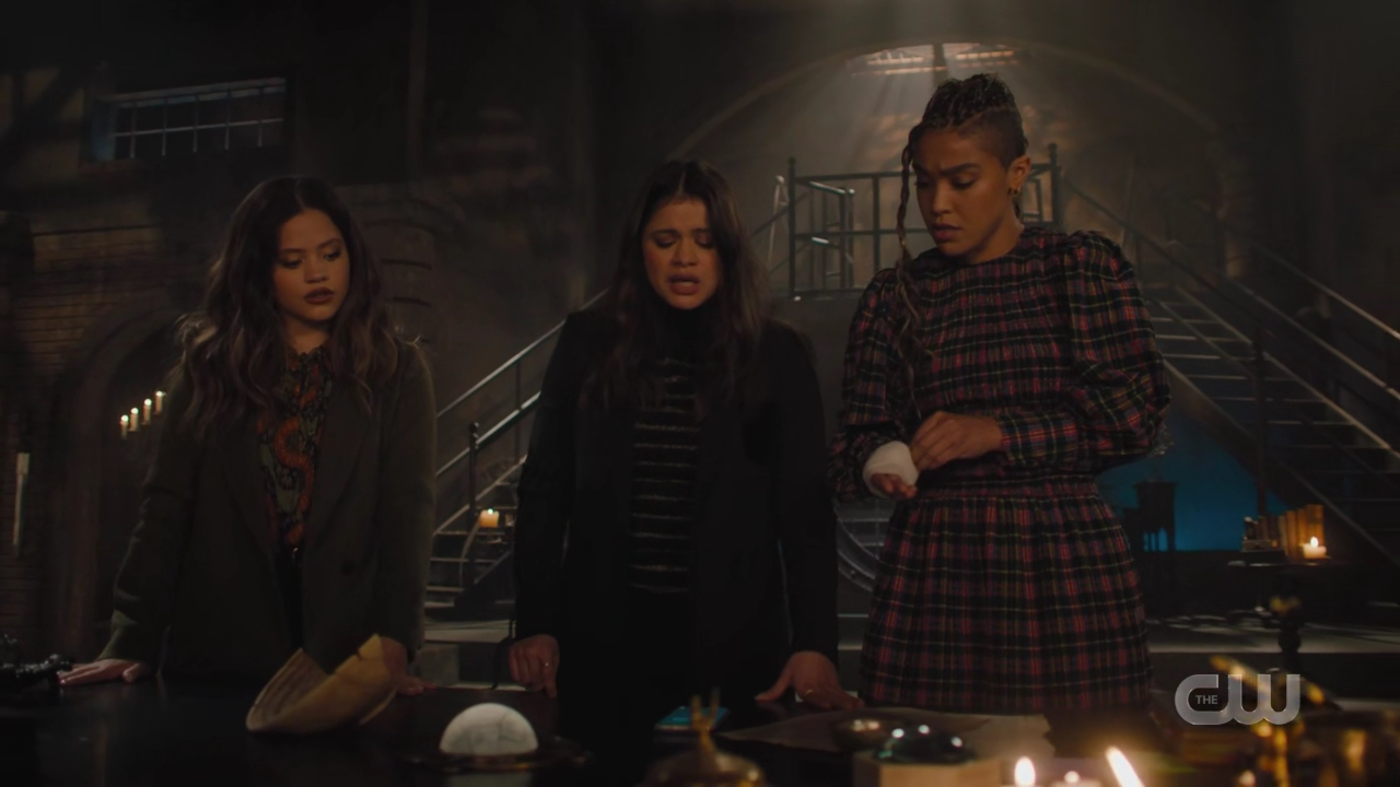 charmed-online-dot-nl_Charmed4x07CatsandCamelsandElephantsohmy1885.jpg
